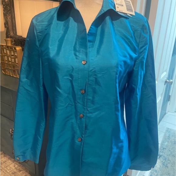 Casual Corner Tops - VTG Casual  corner 100% SILK NWT Button Down Blouse Women’s 6 Beautiful Blue